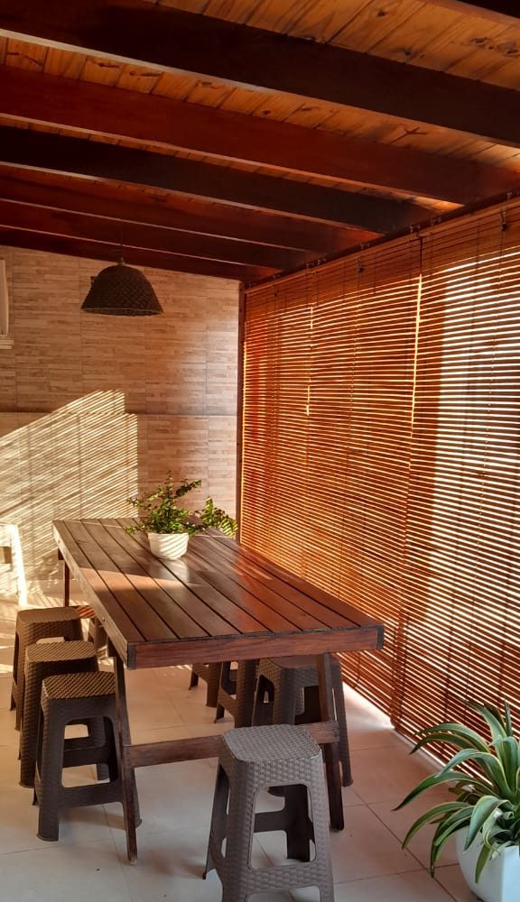 Renová tus espacios y transformalos en ambientes más cálidos y acogedores con nuestras cortinas de MADERA. Belleza natural que hace la diferencia.